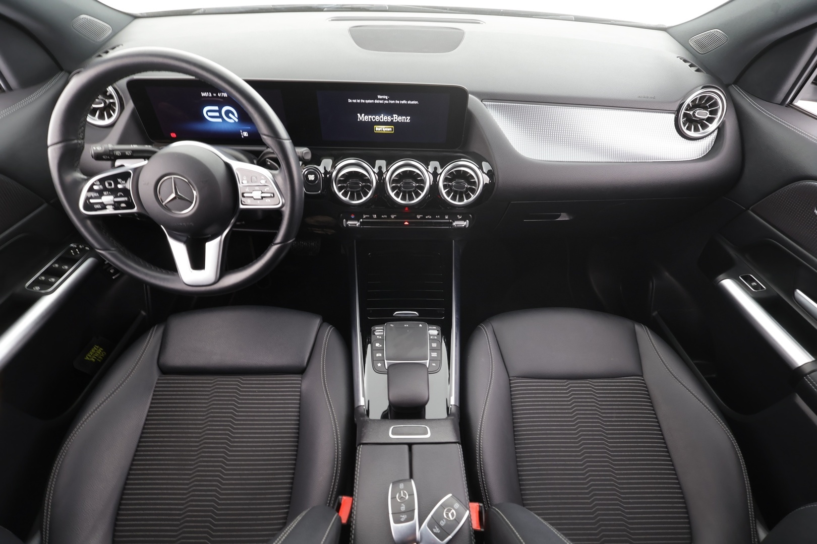 MERCEDES-BENZ EQA 2023