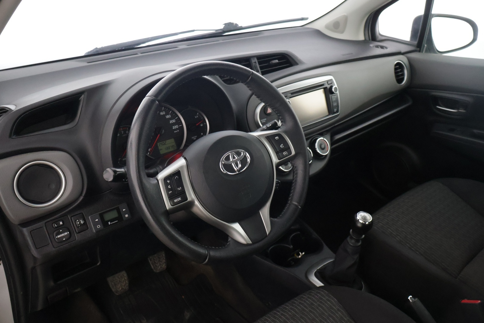 TOYOTA Yaris 2014