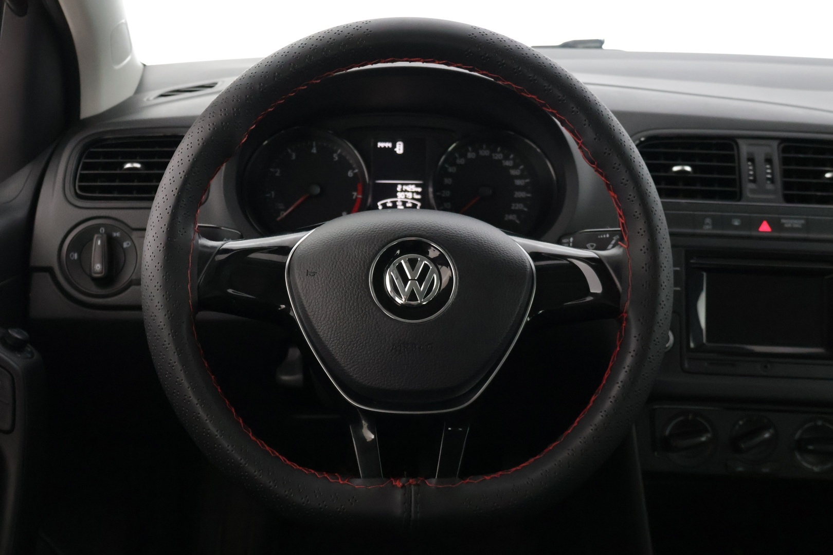 VOLKSWAGEN Polo 2016