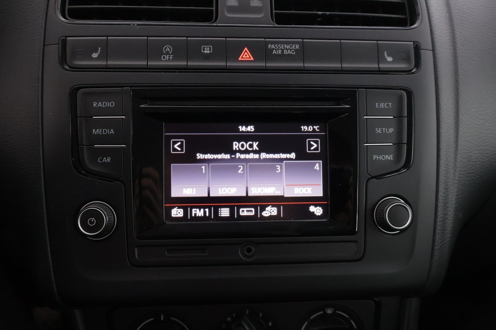 VOLKSWAGEN Polo 2016