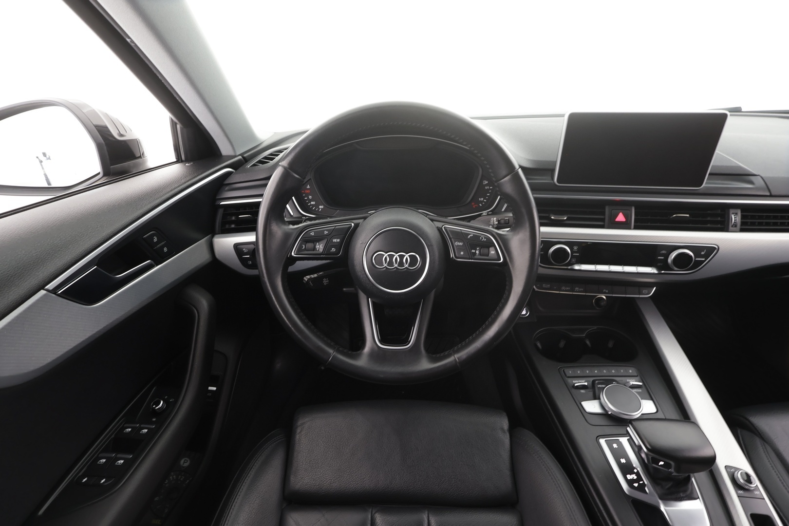 AUDI A4 2016