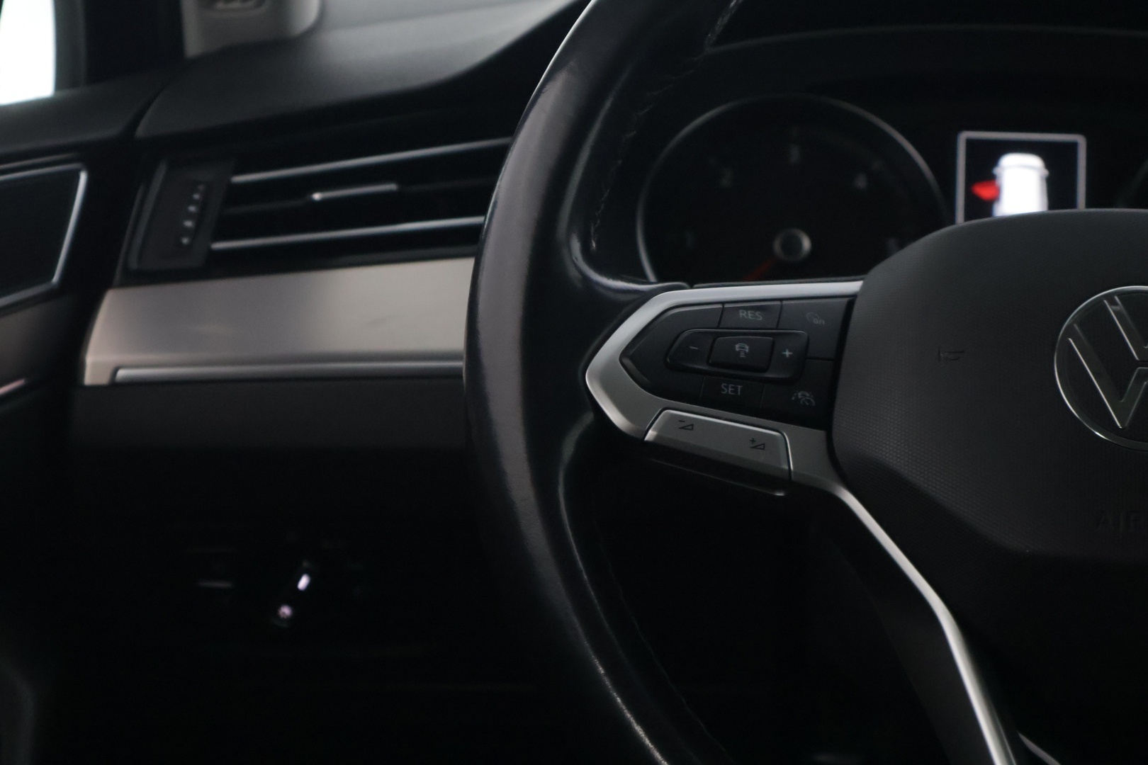 VOLKSWAGEN Passat 2021