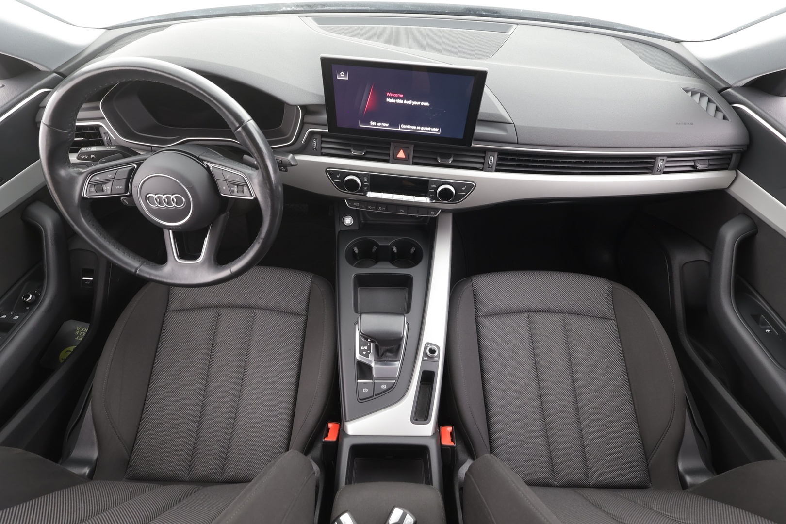 AUDI A4 2023