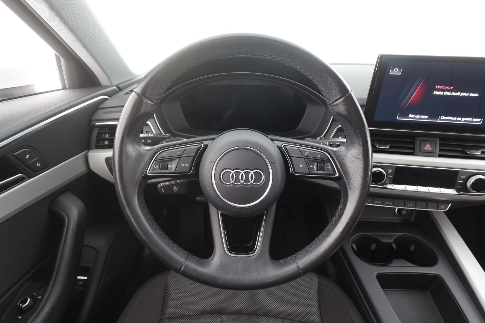 AUDI A4 2023