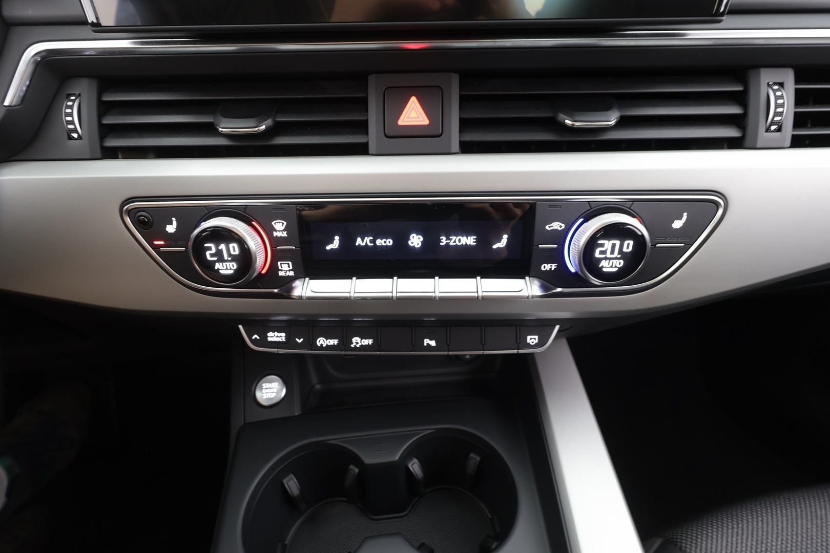 AUDI A4 2023