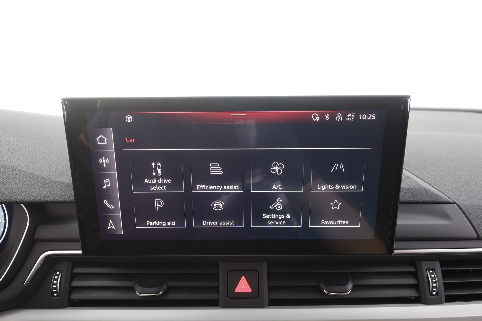 AUDI A4 2023