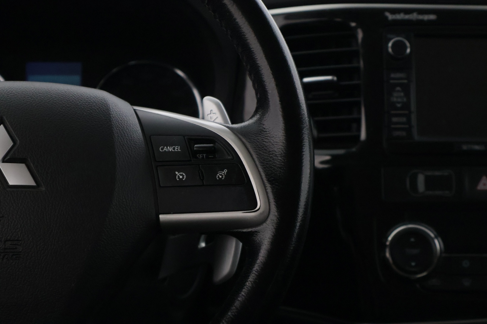 MITSUBISHI Outlander 2014