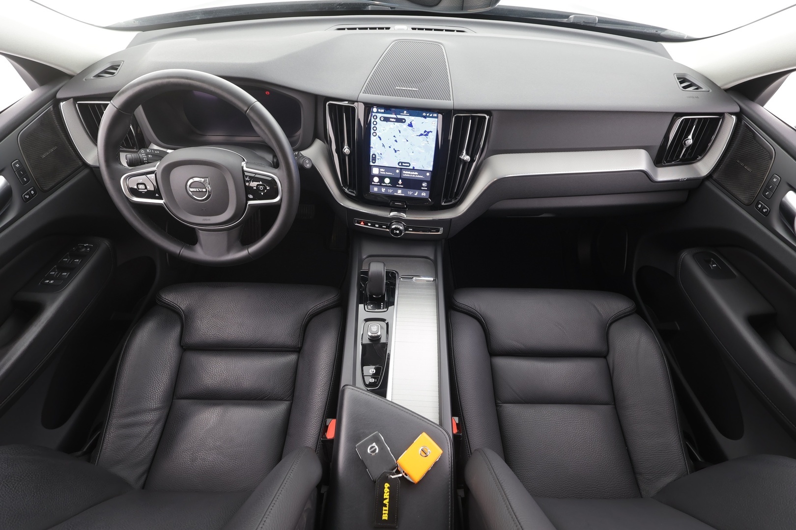 VOLVO XC60 2023