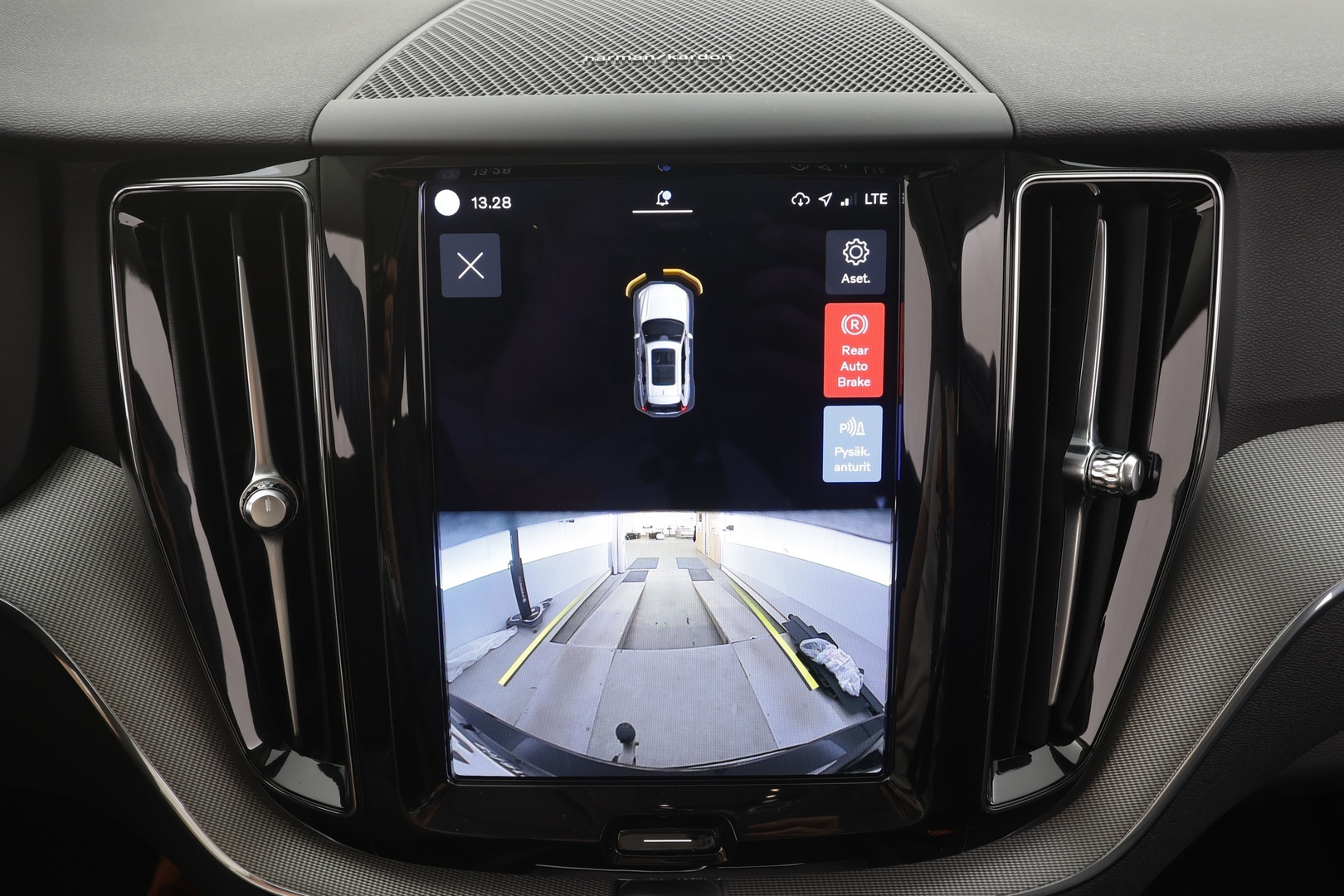 VOLVO XC60 2023