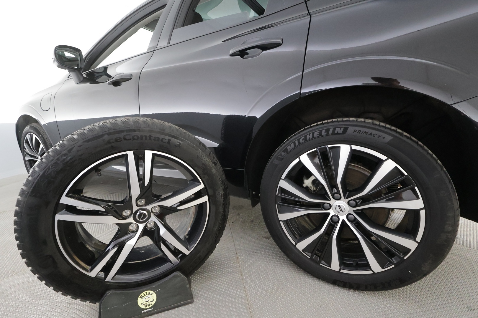 VOLVO XC60 2023