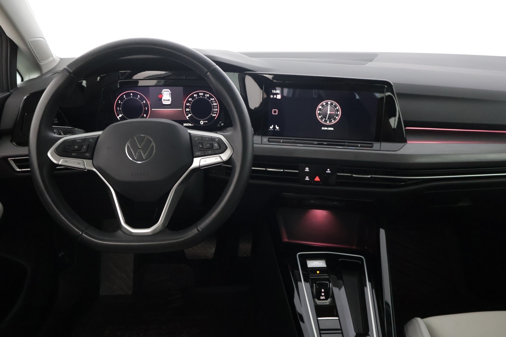 VOLKSWAGEN Golf 2024