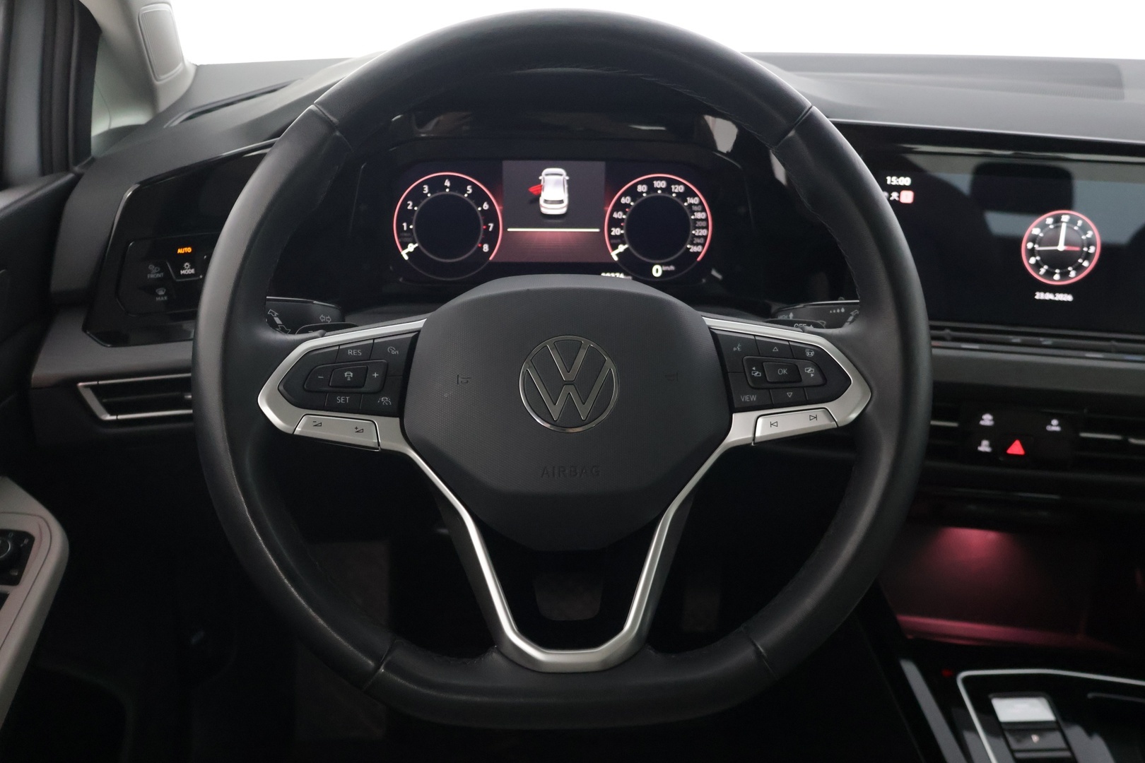VOLKSWAGEN Golf 2024