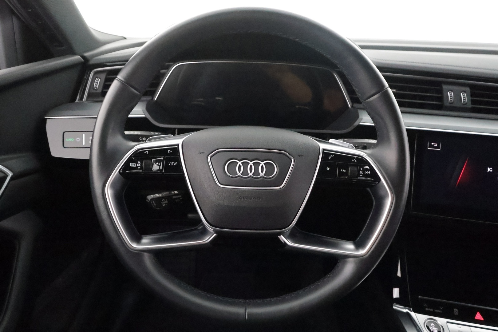AUDI E-TRON 2022