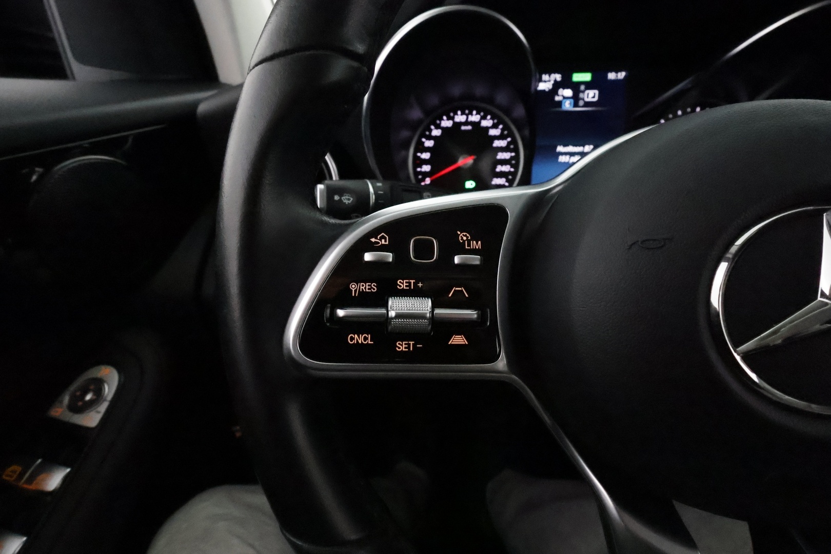 MERCEDES-BENZ GLC 2021