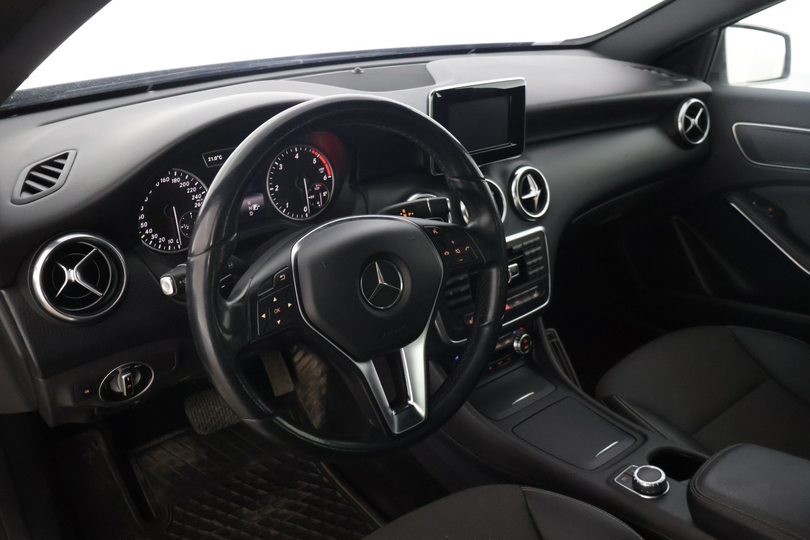 MERCEDES-BENZ A 2014