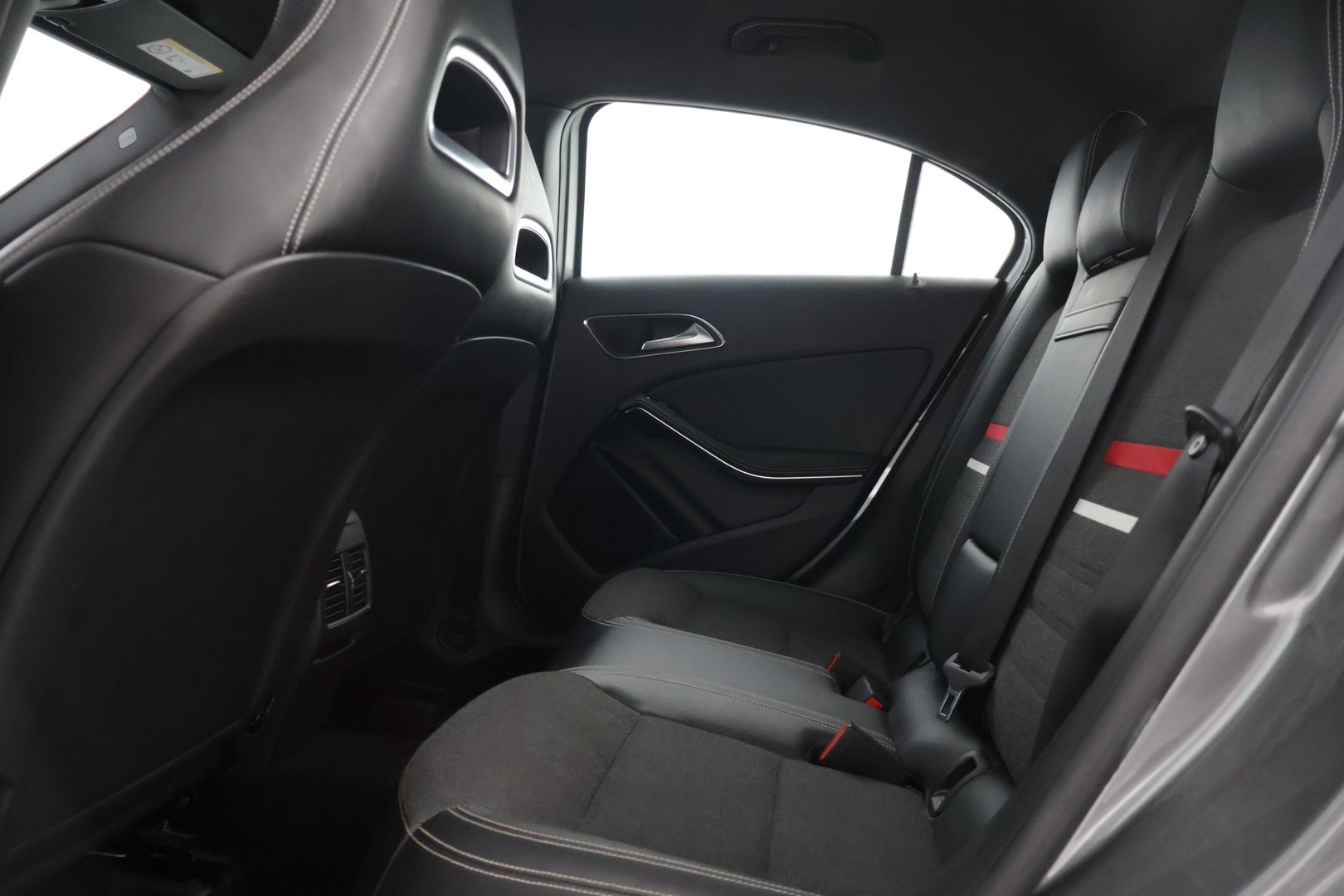 MERCEDES-BENZ A 2014