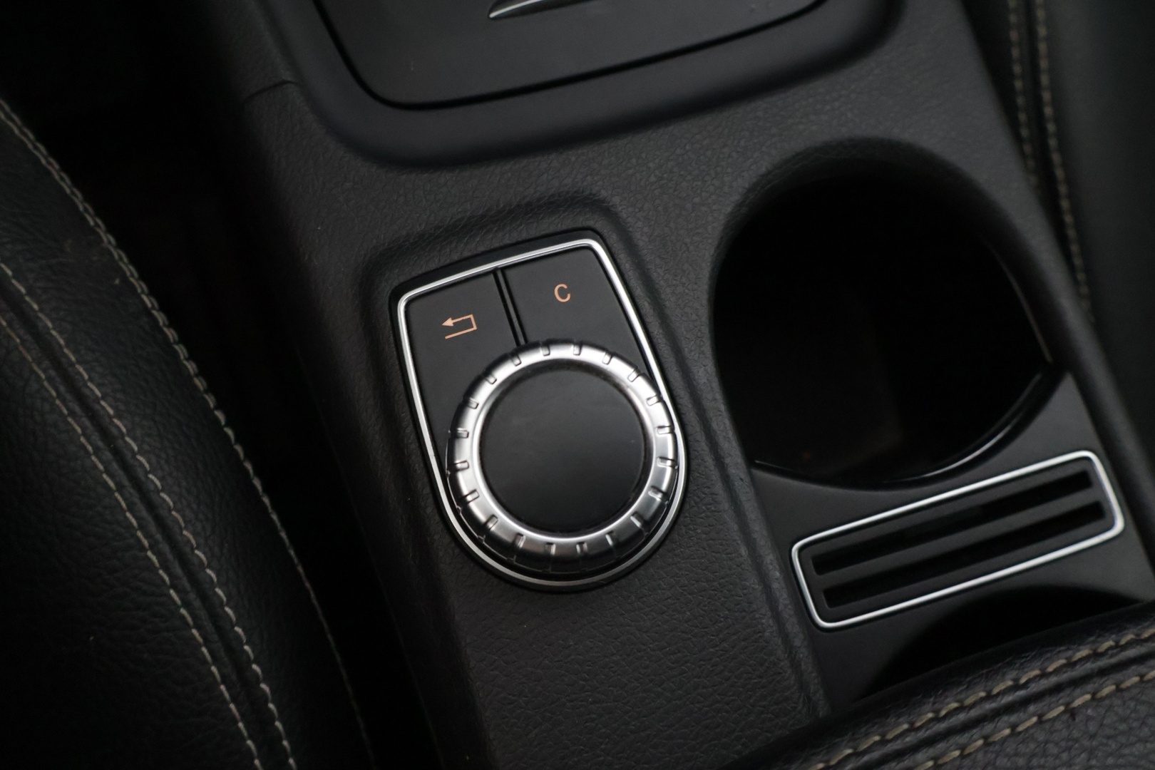 MERCEDES-BENZ A 2014