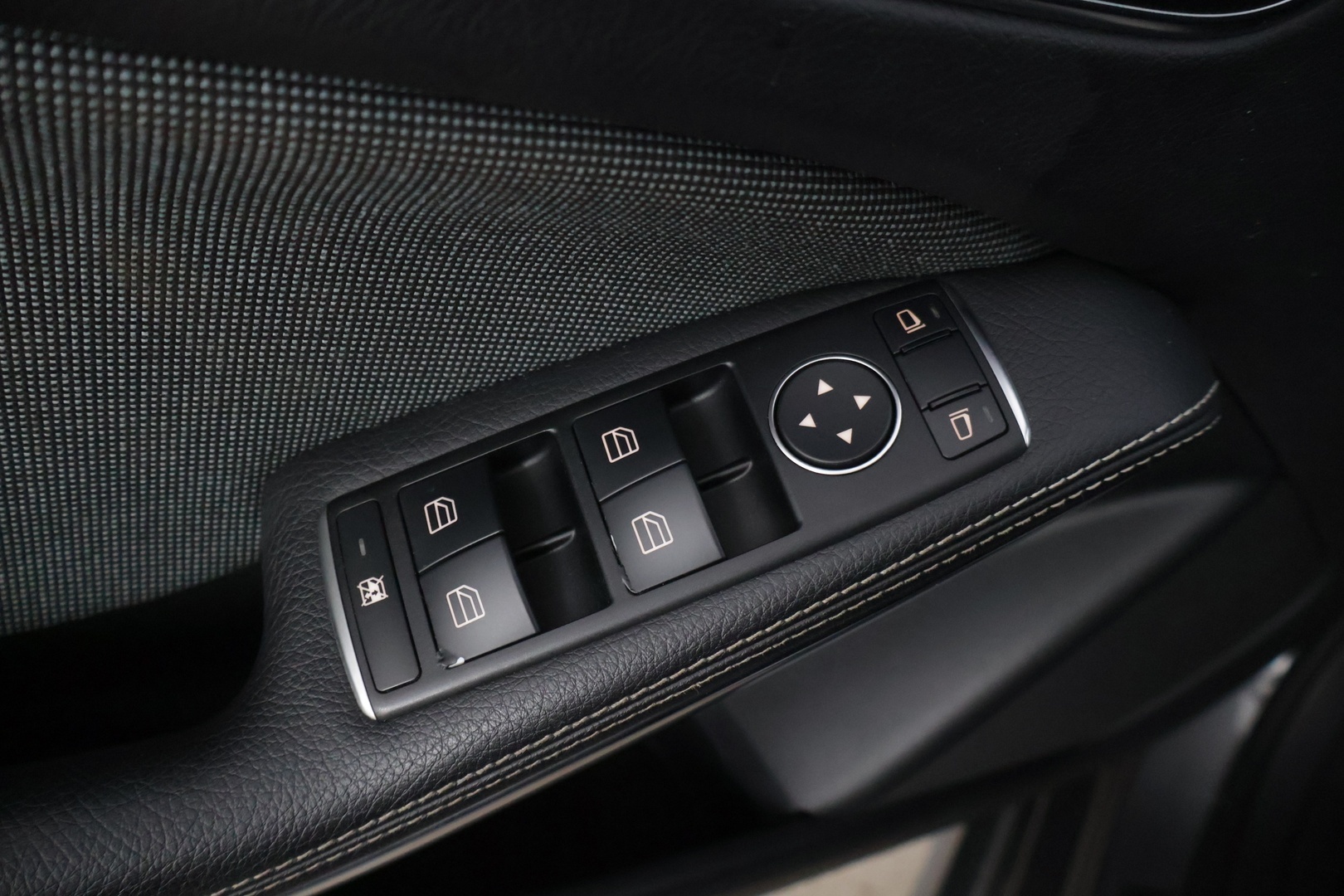 MERCEDES-BENZ A 2014