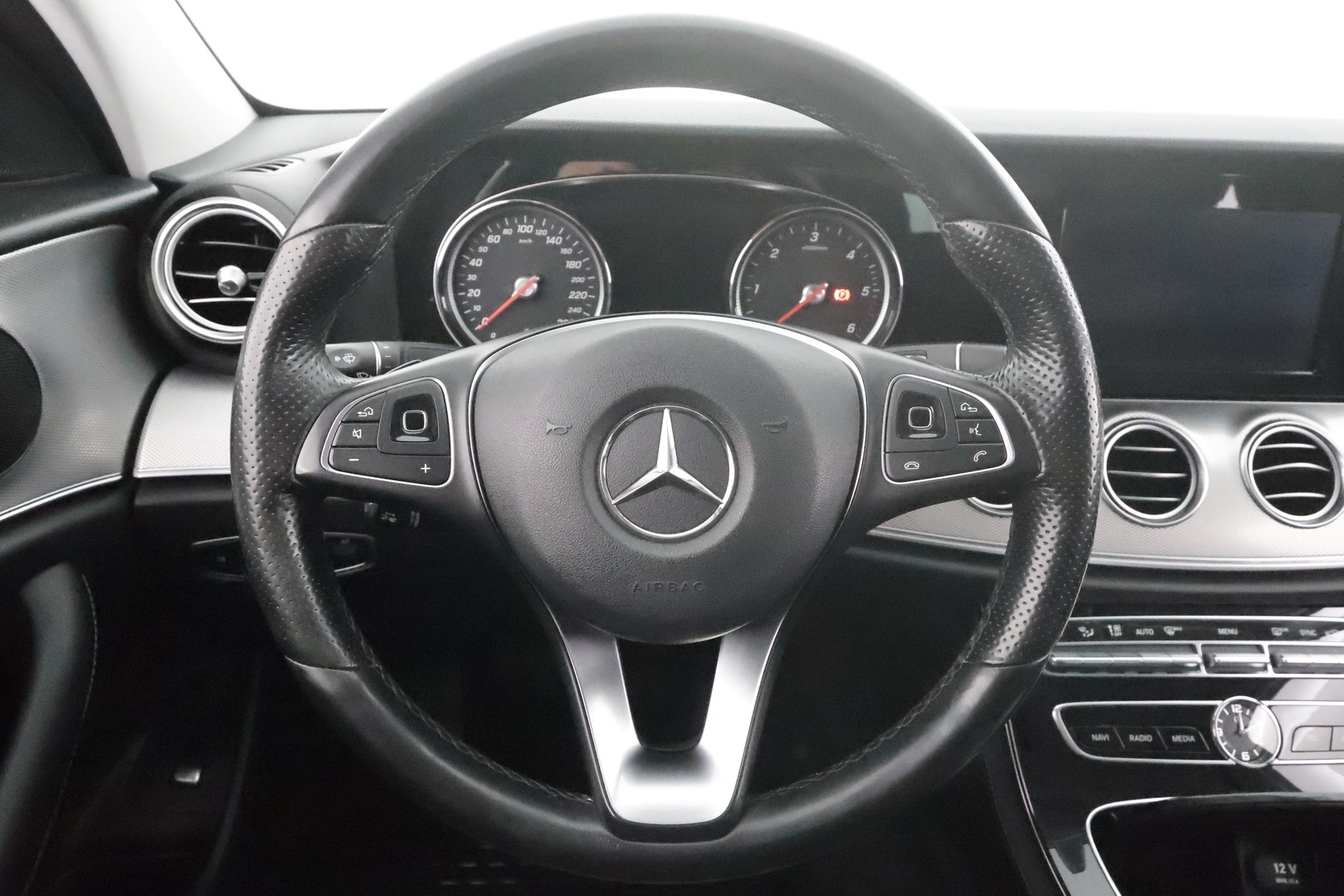 MERCEDES-BENZ E 2017