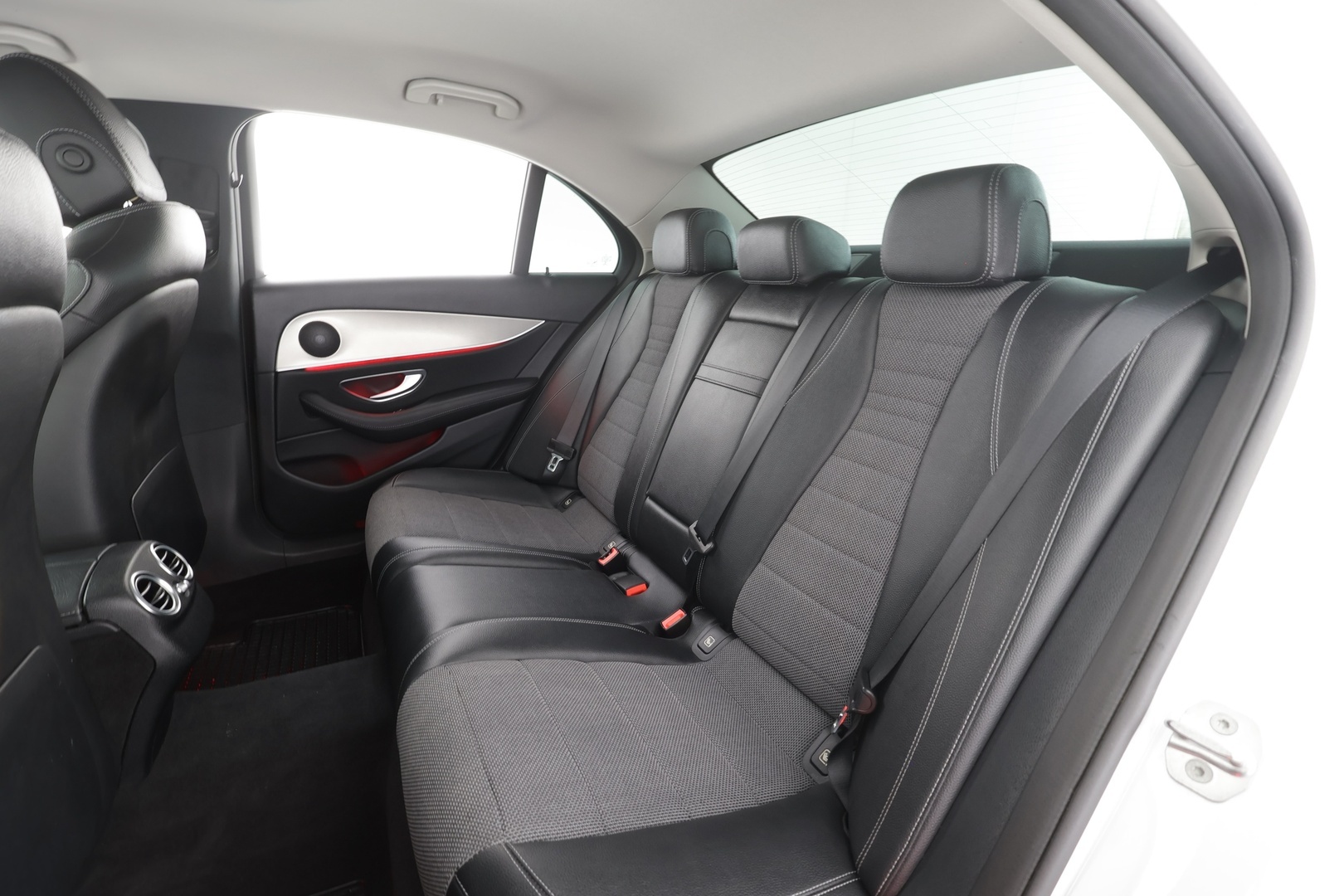 MERCEDES-BENZ E 2017