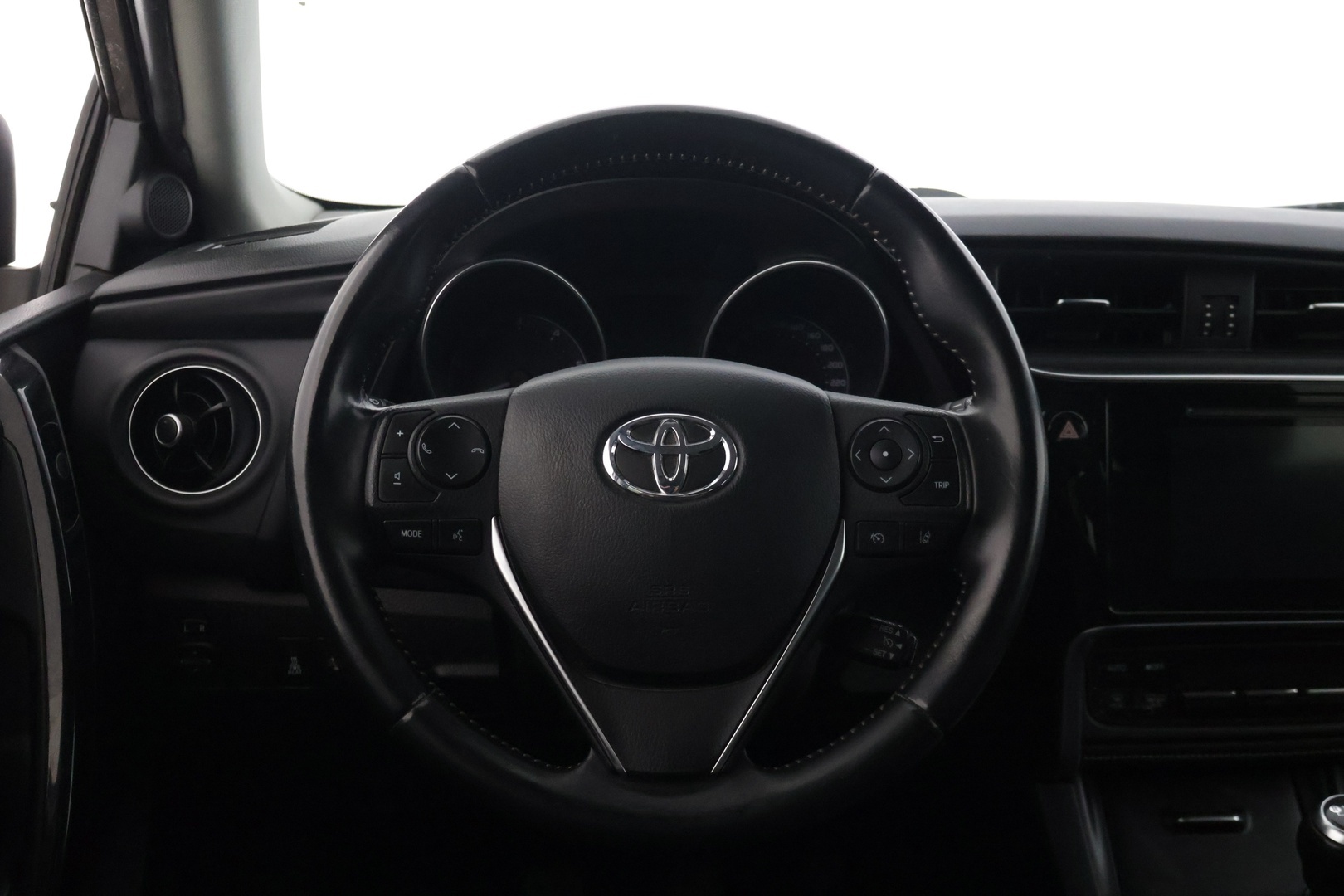 TOYOTA Auris 2016