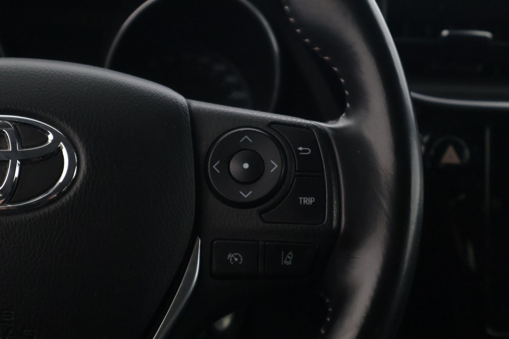 TOYOTA Auris 2016