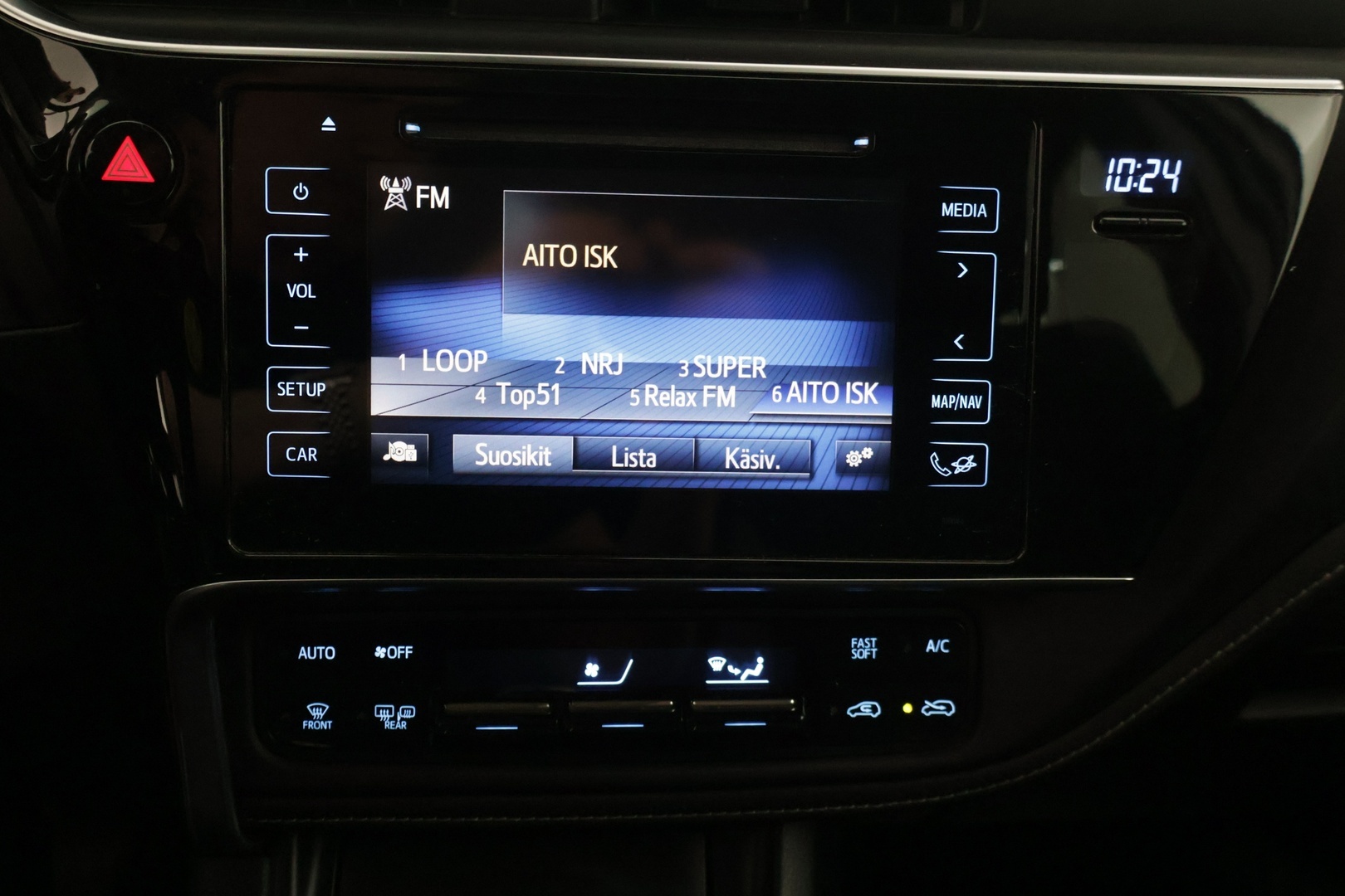 TOYOTA Auris 2016