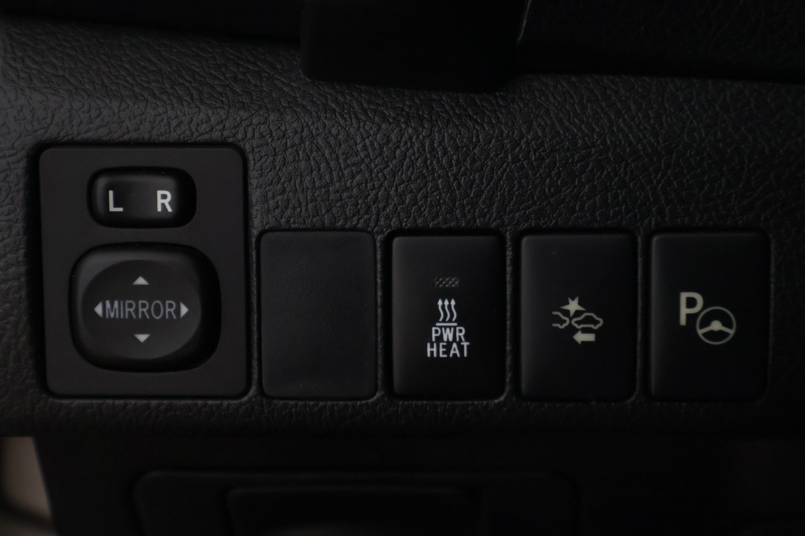TOYOTA Auris 2016