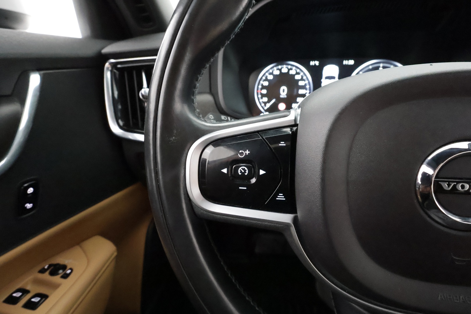 VOLVO V90 Cross Country 2018