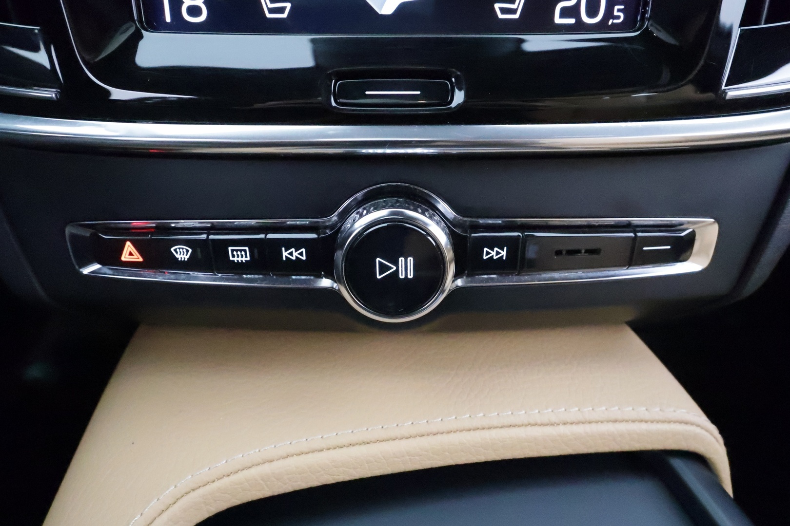 VOLVO V90 Cross Country 2018