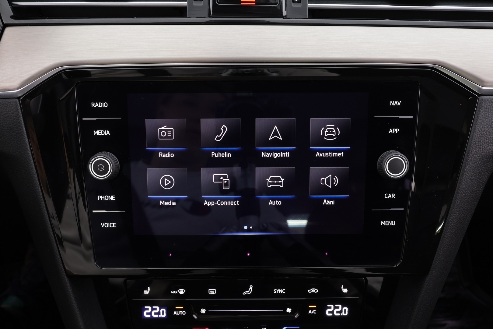 VOLKSWAGEN Passat 2022