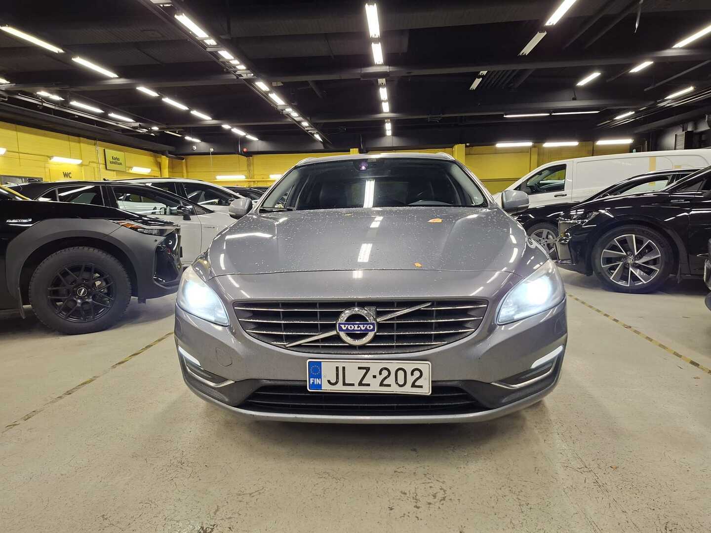 VOLVO V60 2016