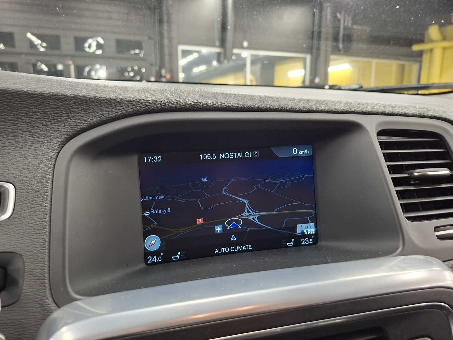 VOLVO V60 2016