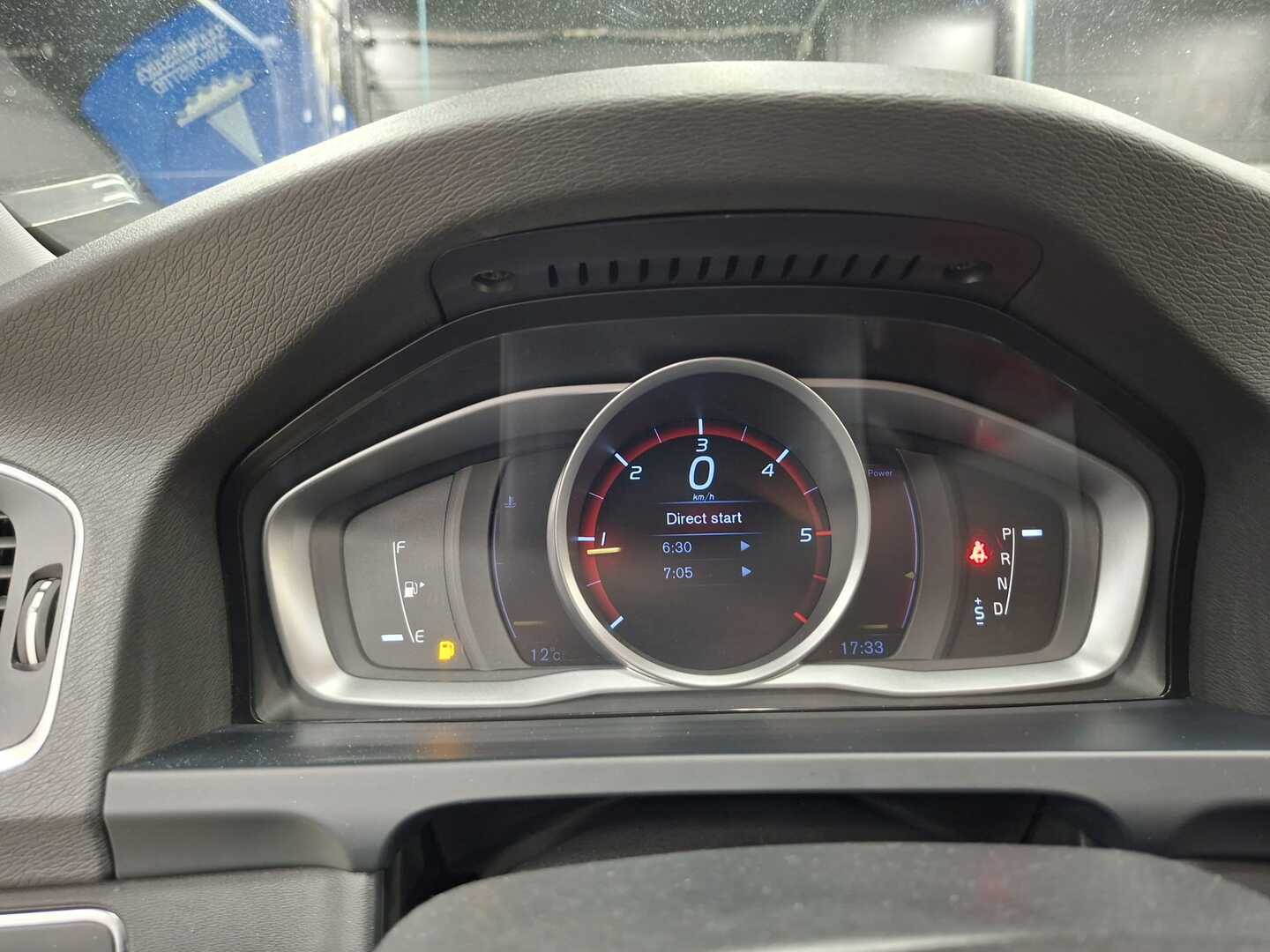 VOLVO V60 2016