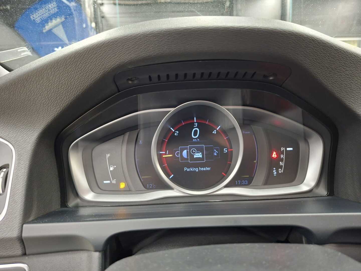 VOLVO V60 2016