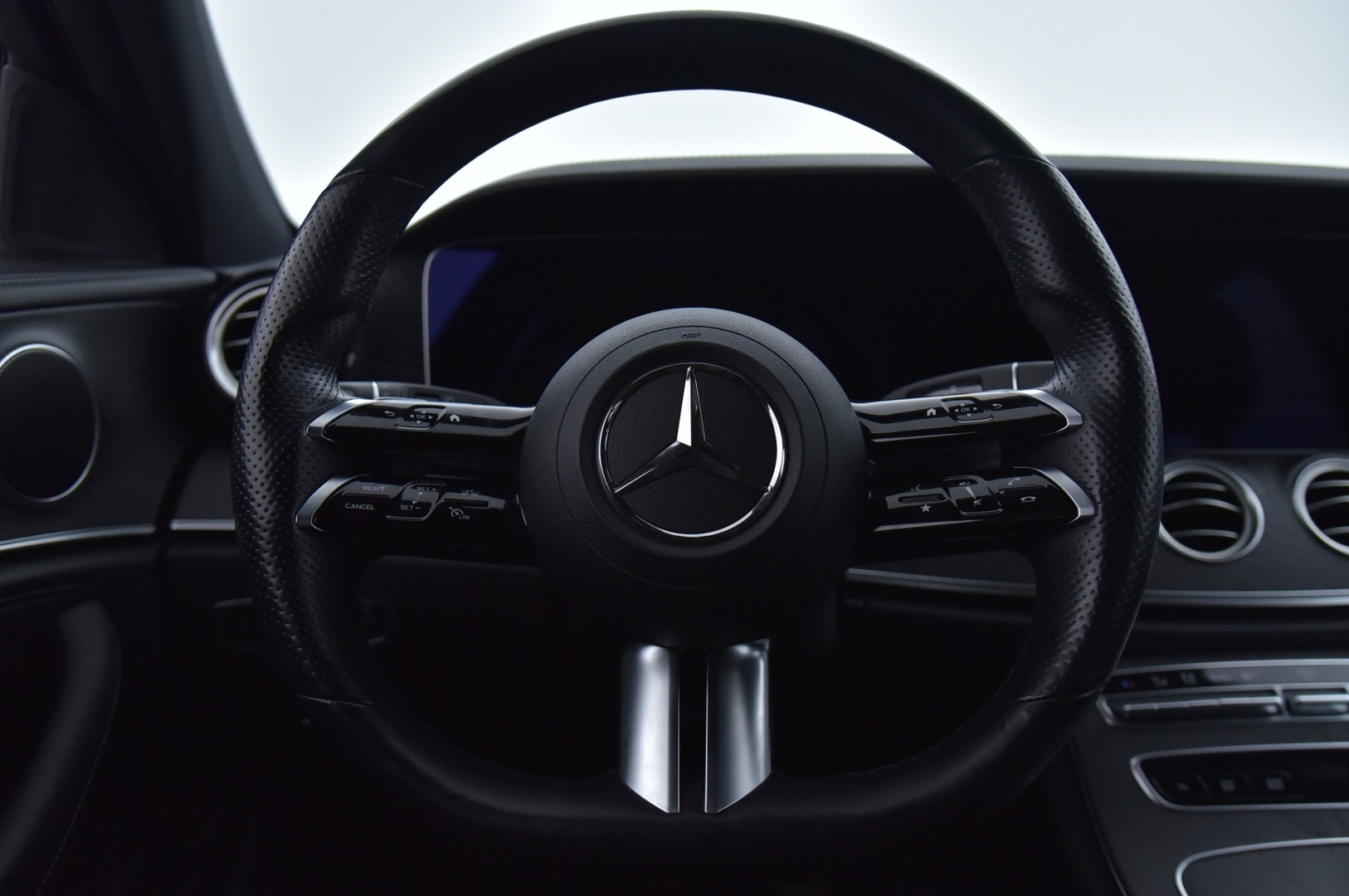 MERCEDES-BENZ E 2021