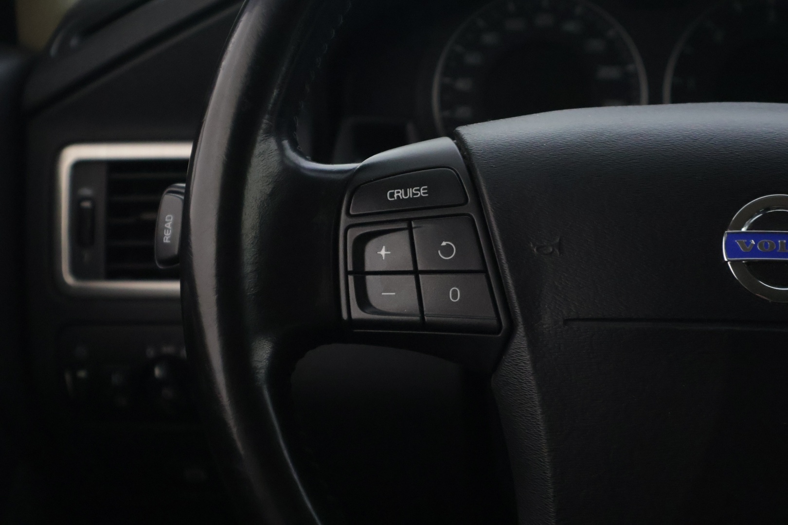 VOLVO V70 2008