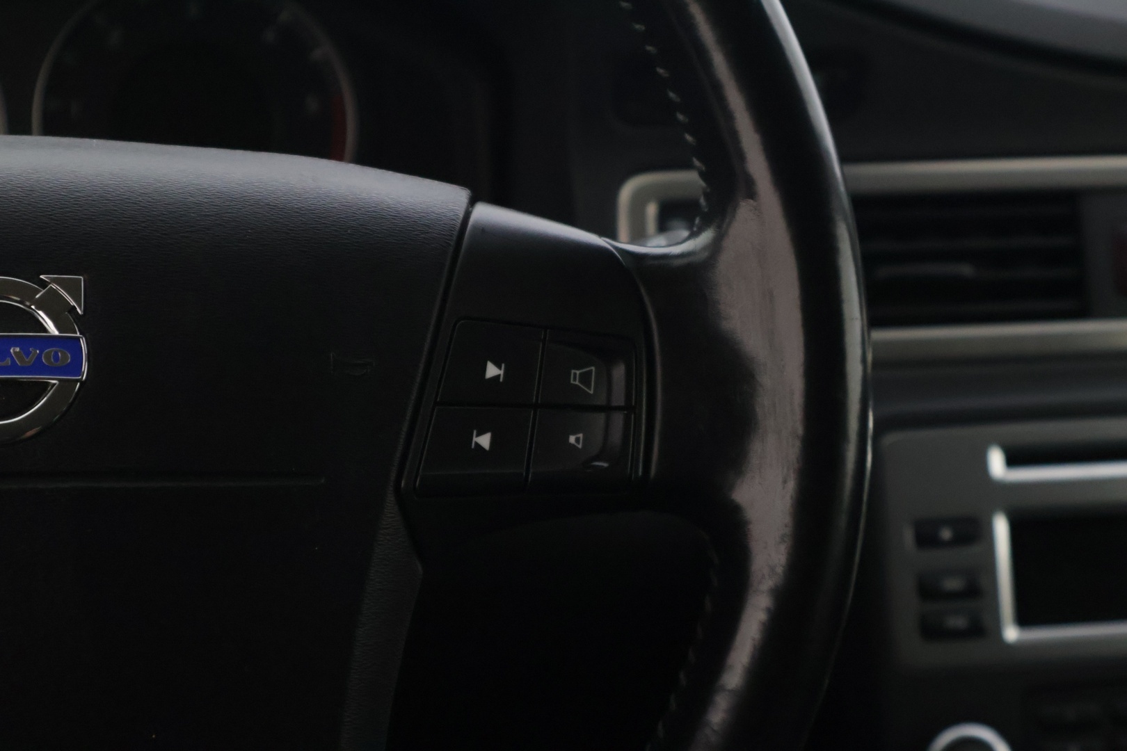 VOLVO V70 2008