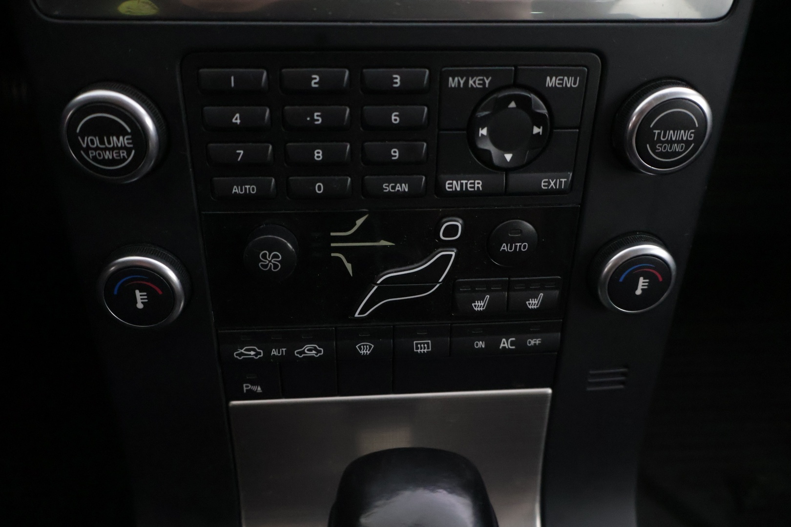 VOLVO V70 2008