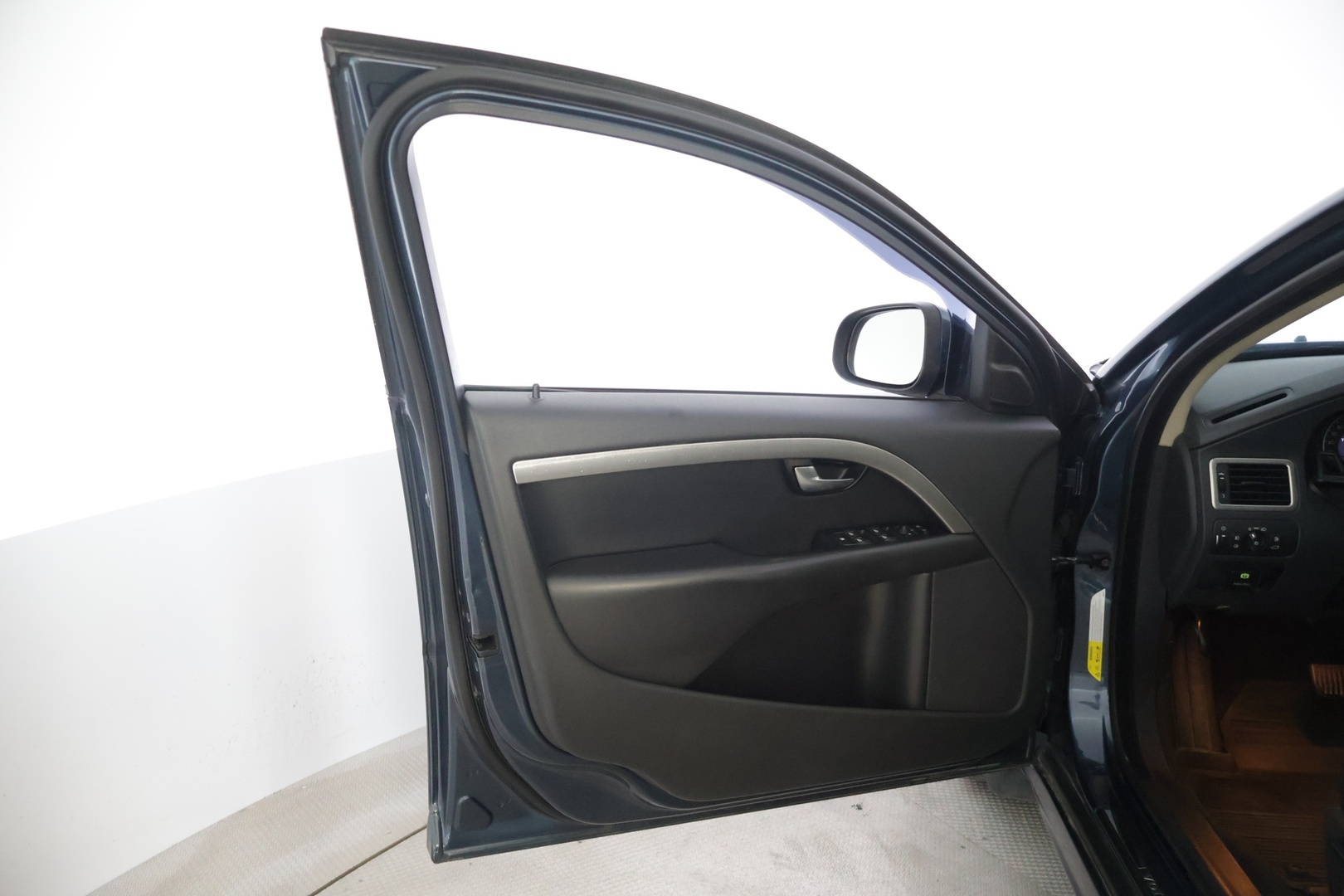 VOLVO V70 2008