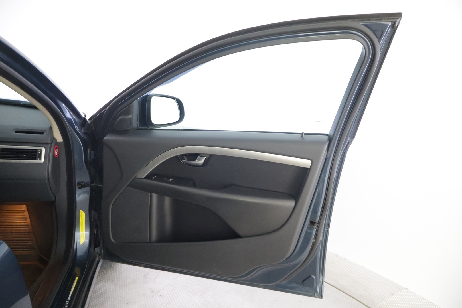 VOLVO V70 2008