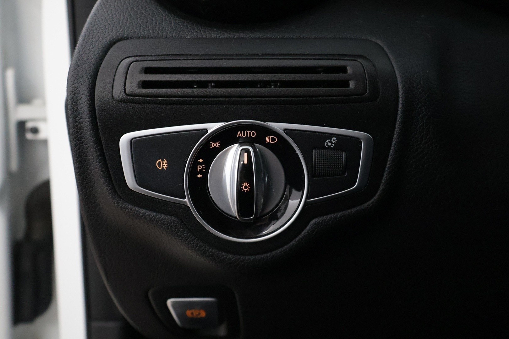 MERCEDES-BENZ C 2016