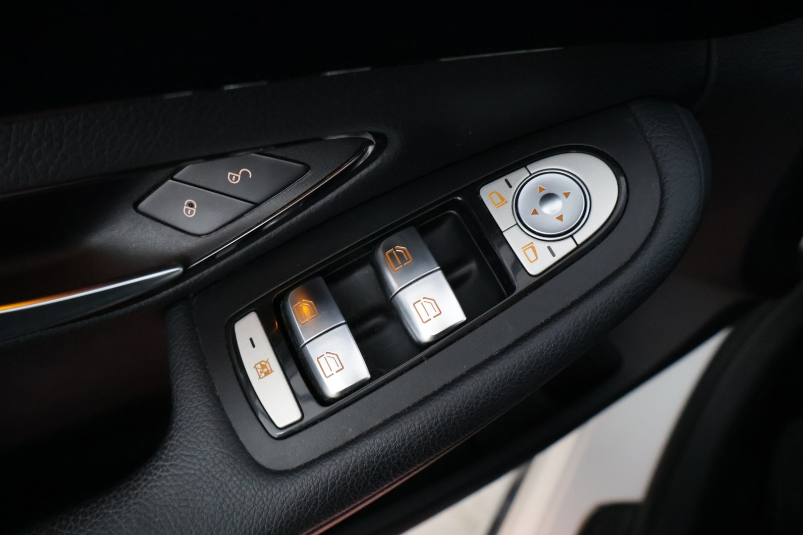 MERCEDES-BENZ C 2016