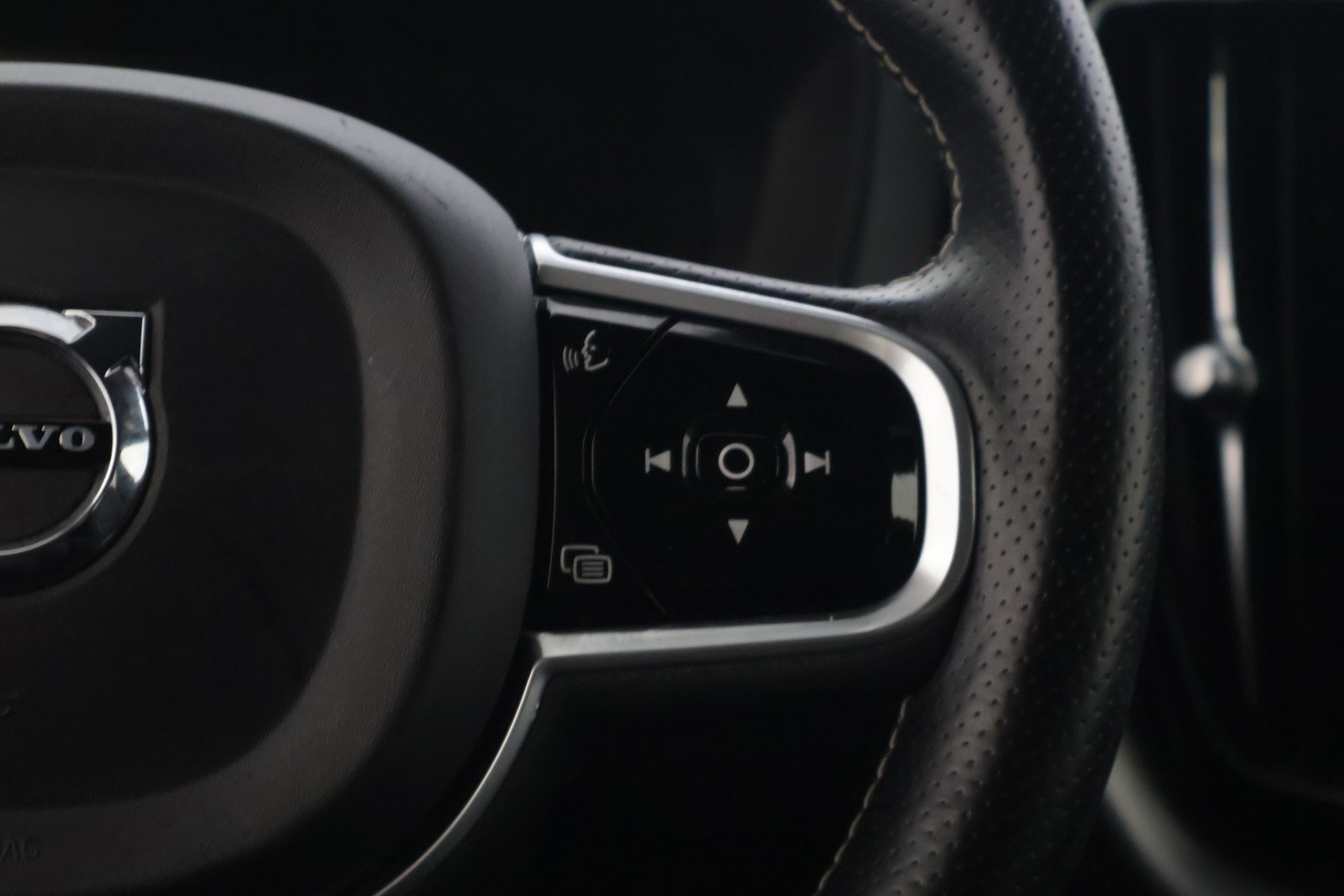 VOLVO XC60 2018