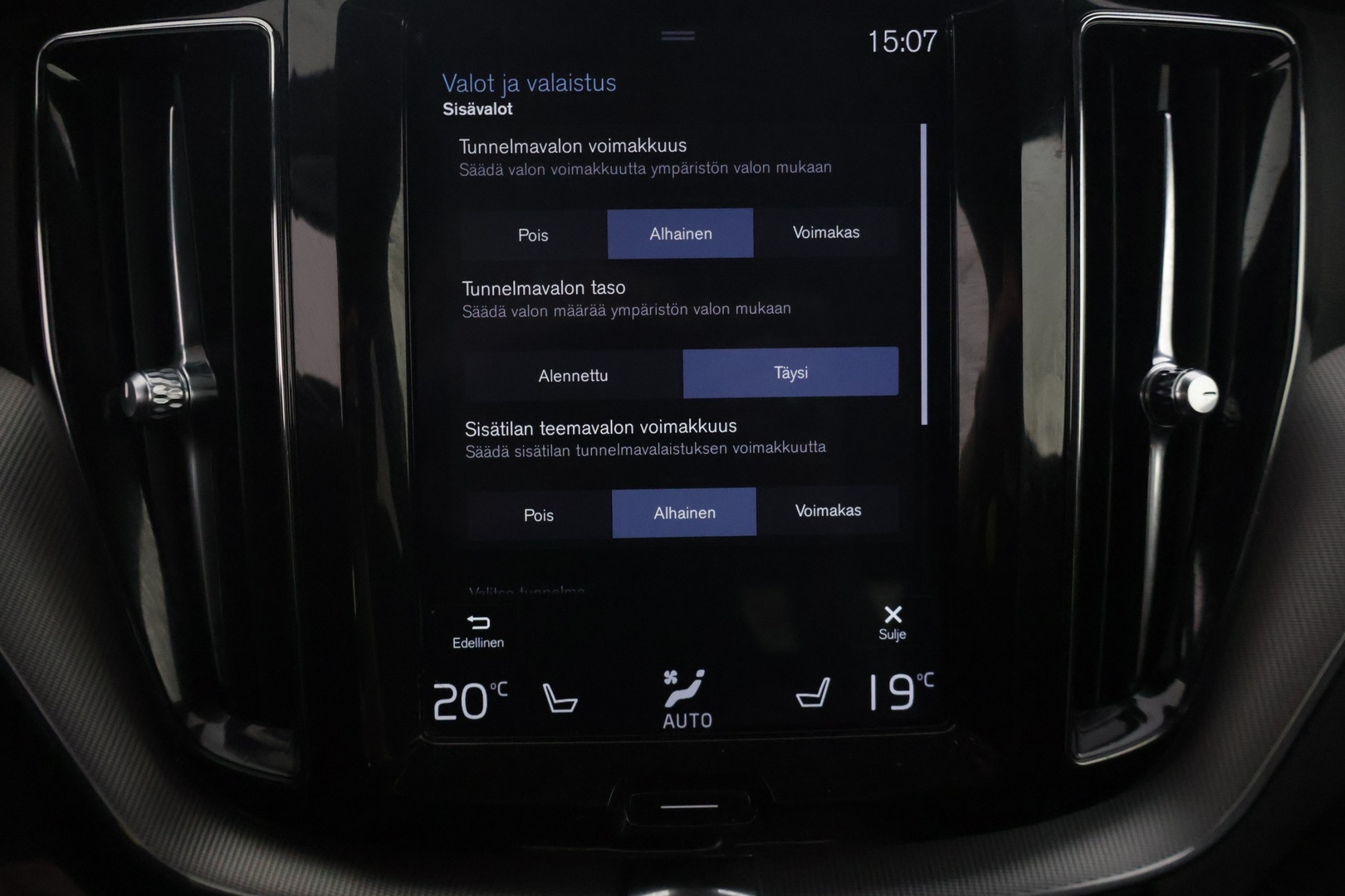 VOLVO XC60 2018