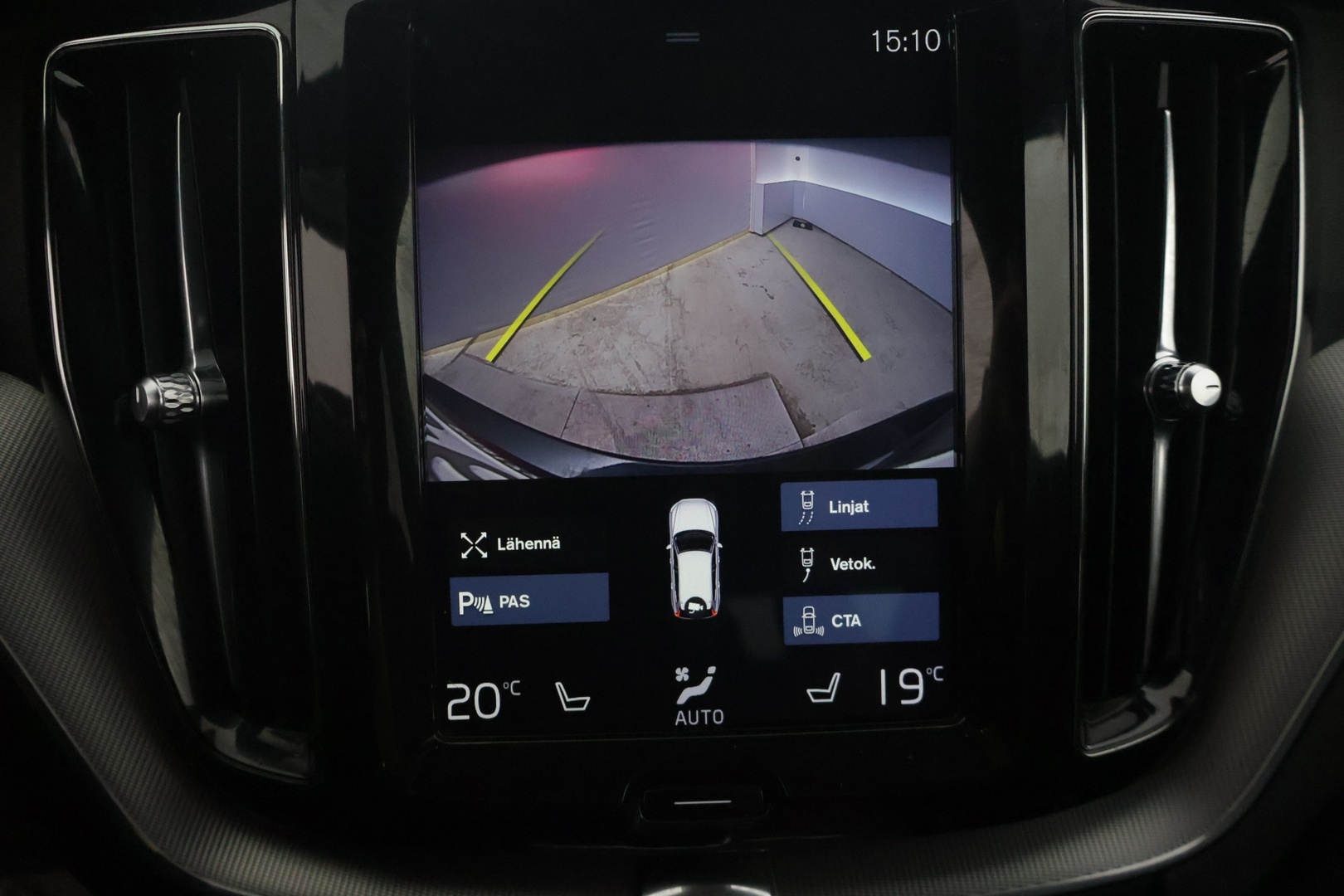 VOLVO XC60 2018