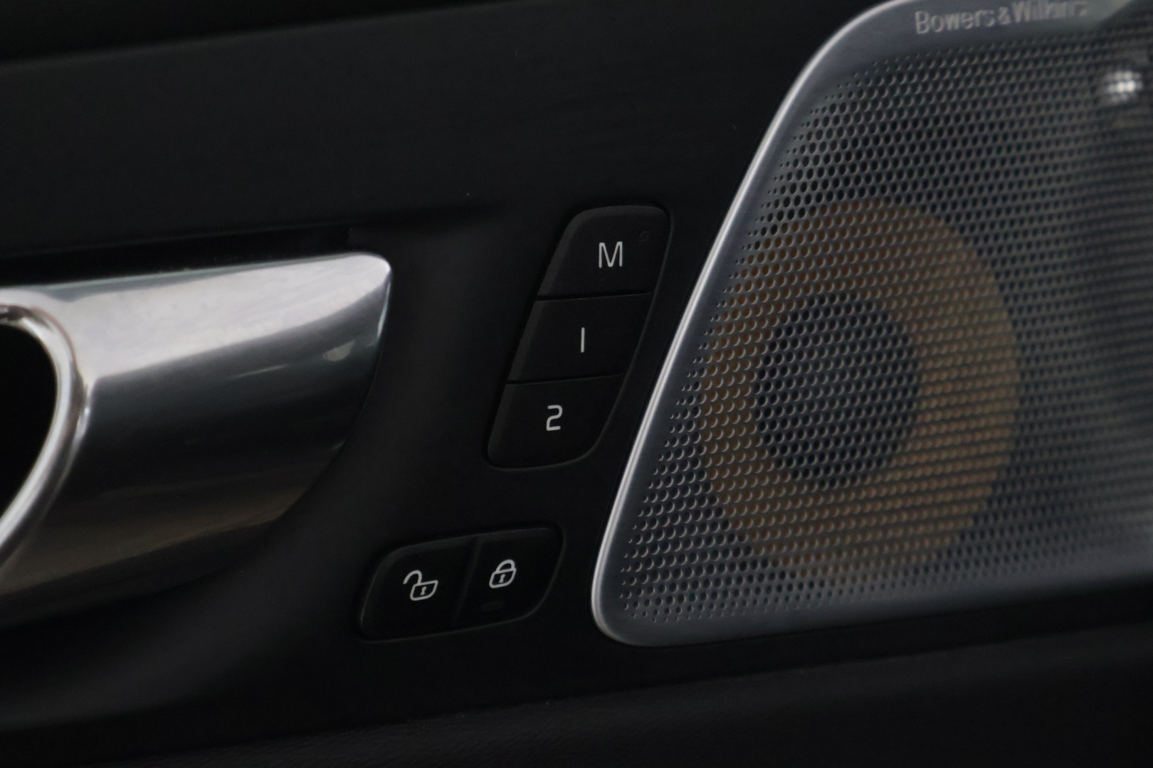 VOLVO XC60 2018