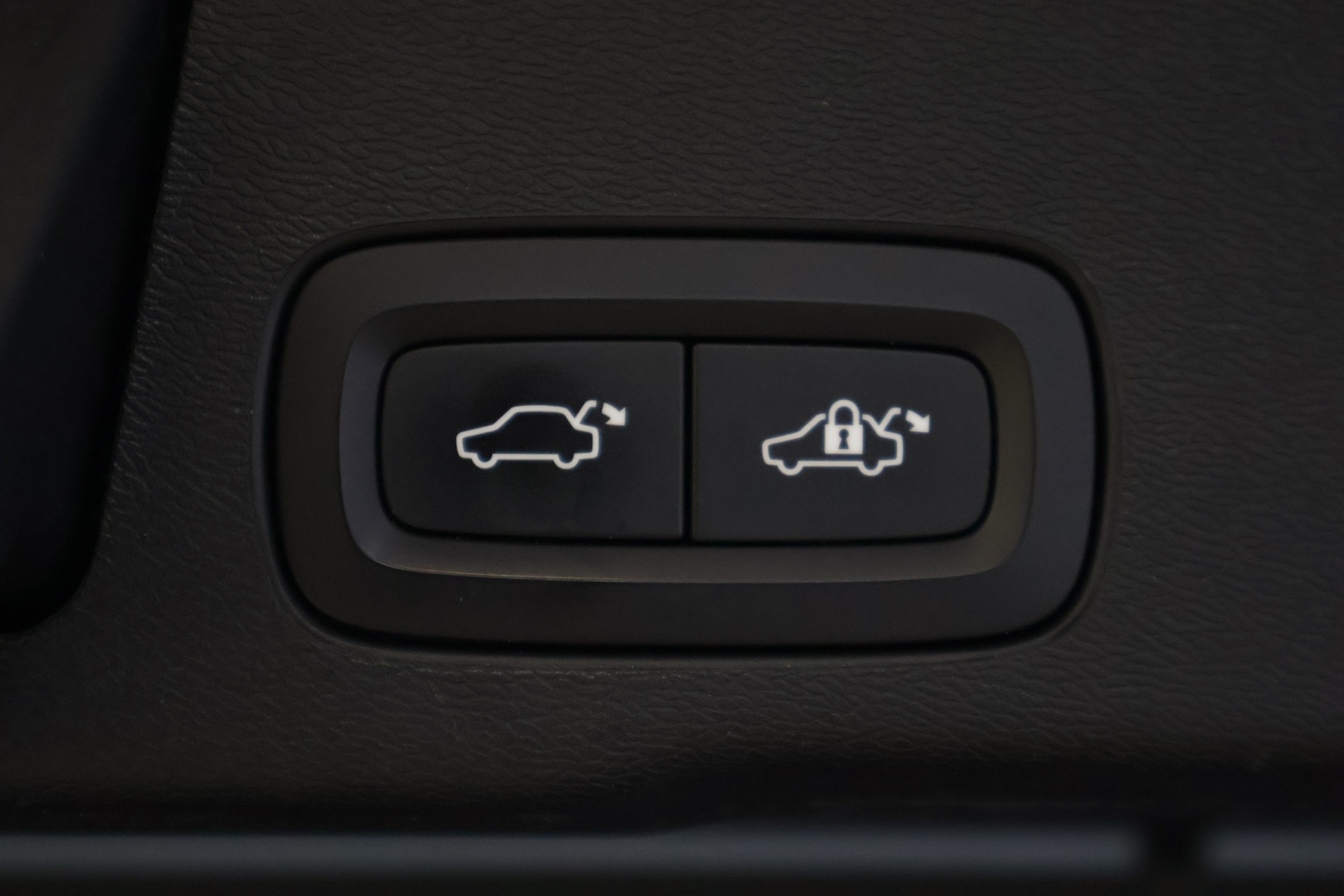 VOLVO XC60 2018