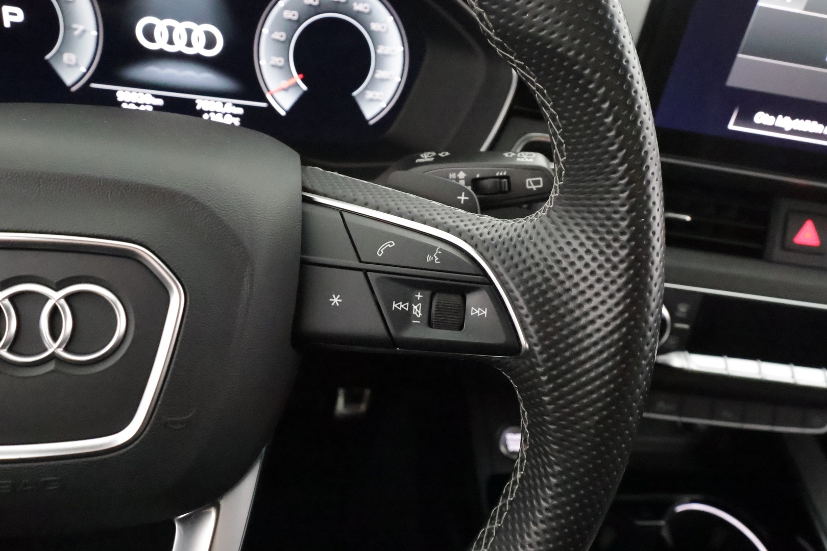 AUDI A4 2021