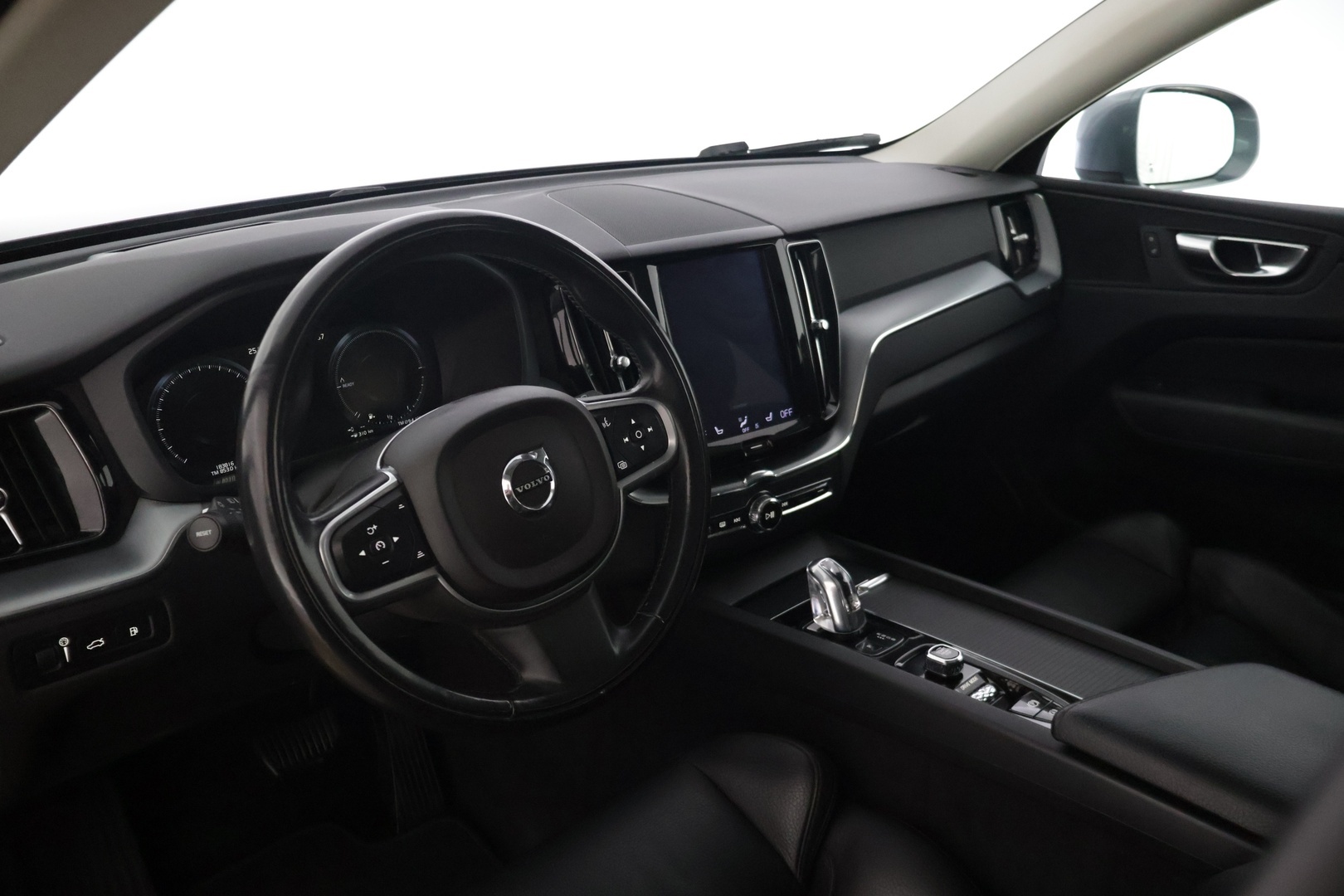 VOLVO XC60 2018
